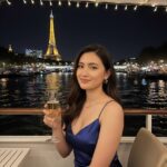 Hòa mình vào trải nghiệm du thuyền Seine và tạo dấu ấn với bức chân dung sống động