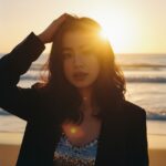 Chân dung tuyệt đẹp bên bờ biển lúc hoàng hôn rực rỡ