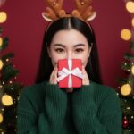 Góc chụp gần gũi và vui nhộn với quà tặng Giáng Sinh rực rỡ