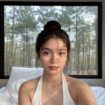 Chỉnh sửa ảnh selfie đẹp mà không thay đổi vẻ tự nhiên của người phụ nữ trẻ trung