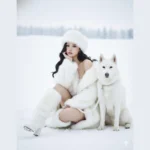 Giữ nguyên vẻ đẹp của cô gái trong bộ trang phục lông trắng giữa nền tuyết trắng