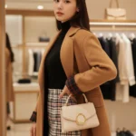 Tỏa sáng phong cách với ảnh biên tập siêu thực trong cửa hàng thời trang cao cấp