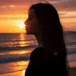 Ảnh chân dung đẹp của cô gái bên bãi biển lúc hoàng hôn 8K chất lượng cao