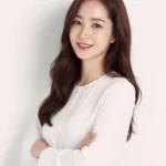 Chụp ảnh chân dung chuyên nghiệp cho nữ với phong cách tự nhiên và tự tin