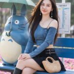 Chân dung nữ sinh xinh đẹp trong khung cảnh tươi sáng và phong cách trẻ trung