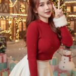 Chân dung gái xinh dịu dàng trong không khí Giáng sinh tuyệt đẹp