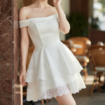 Chân dung nữ thanh lịch trong không gian quán cà phê sang trọng ở tuổi 18-25