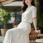 Chân dung thanh lịch của cô gái tuổi 18-25 giữa khung cảnh cafe ngoài trời