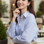 Chân dung cô gái trẻ tự tin tại quán cafe sang trọng giữa trời nắng