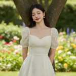 Chân dung thanh lịch của cô gái trẻ giữa cảnh sắc thiên nhiên tuyệt đẹp