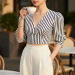 Chân dung cô gái trẻ thanh lịch tại quán cafe sang trọng dưới nắng chiều