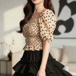 Chân dung cô gái trẻ tinh tế trong không gian hiện đại và ấm áp.