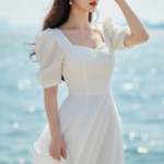 Tạo chân dung tinh tế của cô gái trẻ bên biển xanh mát mẻ