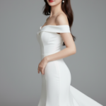 Chân dung nữ thanh lịch với phong cách hoàn hảo trong studio chuyên nghiệp