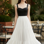 Khắc họa chân dung thanh lịch của cô gái trẻ trong không gian quán cafe sang trọng