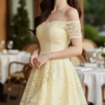 Chân dung thanh lịch của cô gái trẻ trong không gian quán cà phê sang trọng