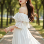 Chân dung đẹp của cô gái trẻ với vẻ tự tin và duyên dáng trong công viên.