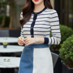 Chân dung thanh lịch của cô gái trẻ trong không gian quán cafe sang trọng