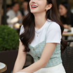 Cách tạo chân dung cô gái trẻ tự tin và thanh lịch trong một quán cà phê sang trọng