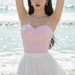 Chân dung nữ thanh lịch bên biển tựa như mẫu thời trang hiện đại