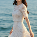 Chân dung thực tế của cô gái trẻ 18 đến 25 tuổi bên bờ biển tuyệt đẹp