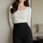 Chân dung cô gái trẻ đầy tự tin trong không gian hiện đại và thanh lịch