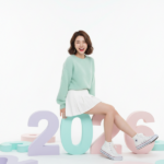 Chân dung thực tế của cô gái trẻ trong không gian sáng tạo cùng năm 2026