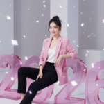 Chân dung thanh lịch cho quảng cáo Tết 2026 với phong cách trẻ trung và hiện đại