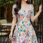 Bức chân dung sống động của cô gái trẻ trong không gian sang trọng ngoài trời